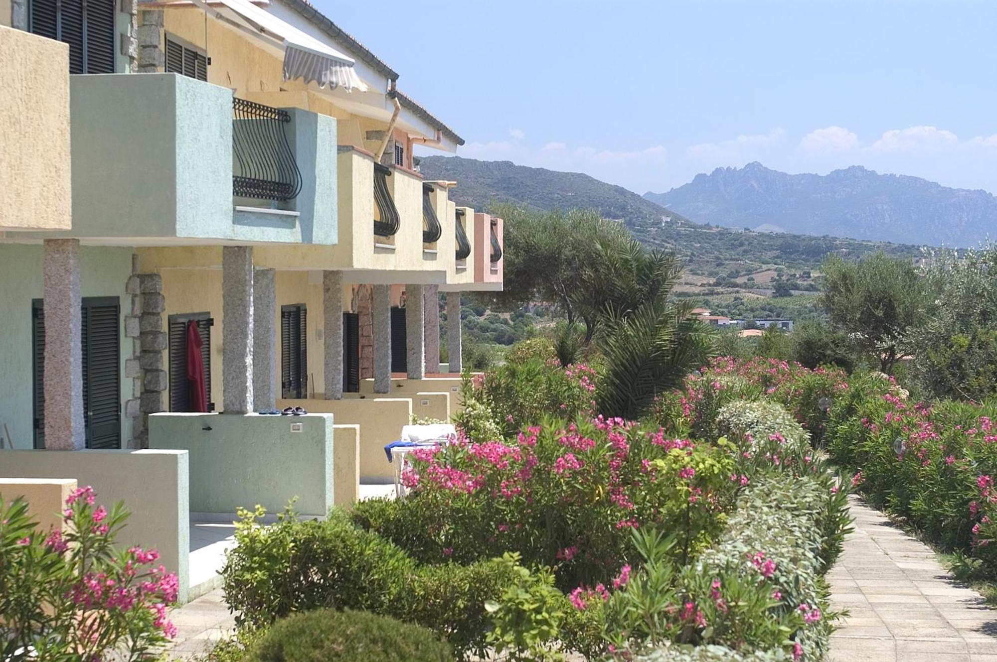 Borgo Del Tennis - Sa Ventana 2 Badesi Ngoại thất bức ảnh